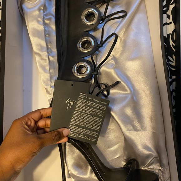 Giuseppe Zanotti Black Leather Gladiator Sandals - Picture 3 of 5